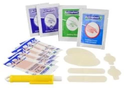 Care Plus First Aid Kit Light Walker -Camping Soldes care plus first aid kit light walker 1