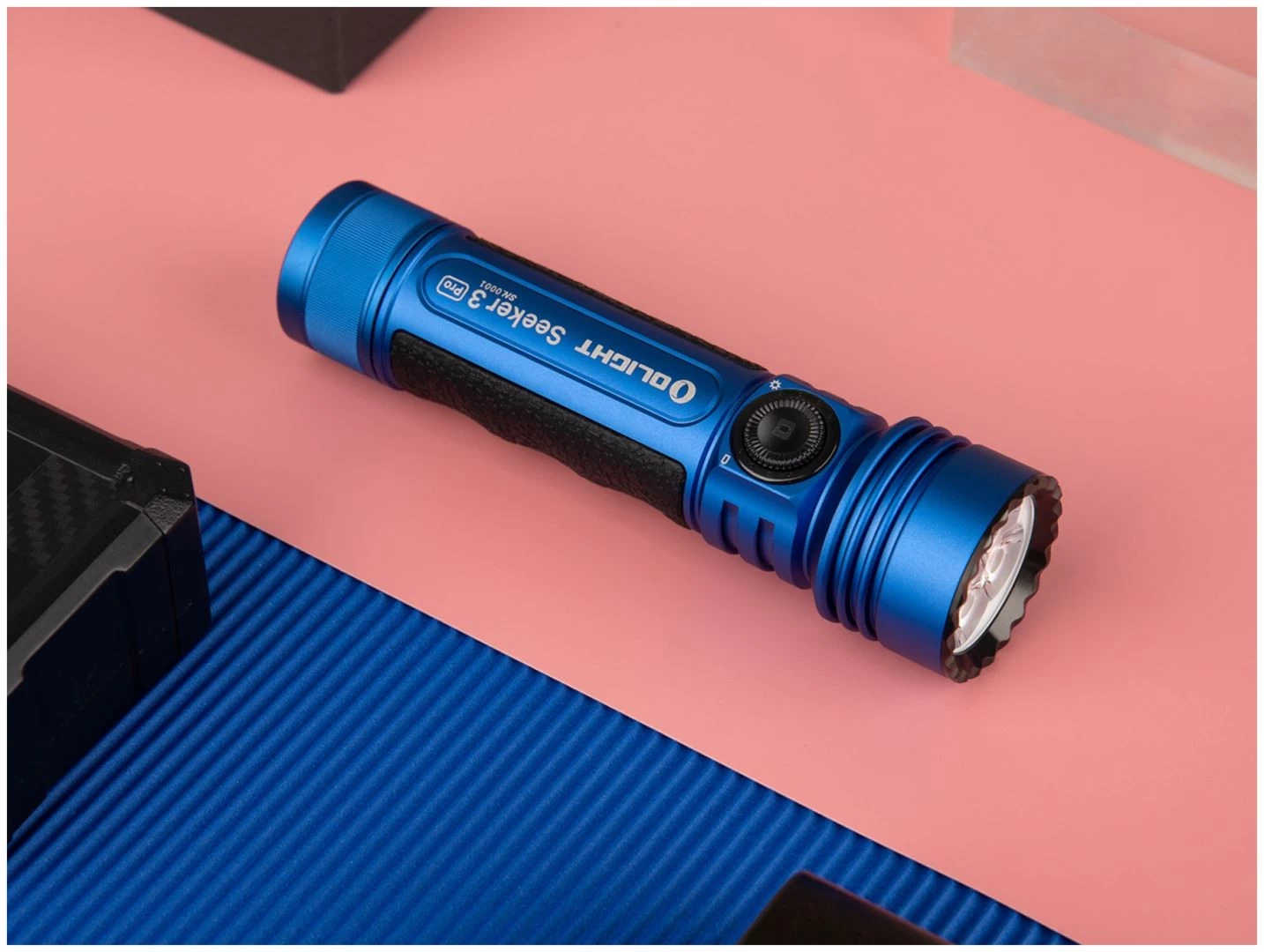 Olight Seeker 3 Pro Blue Limited Edition Blue 8 Olight Seeker 3 Pro Blue Limited Edition Blue – Image 8